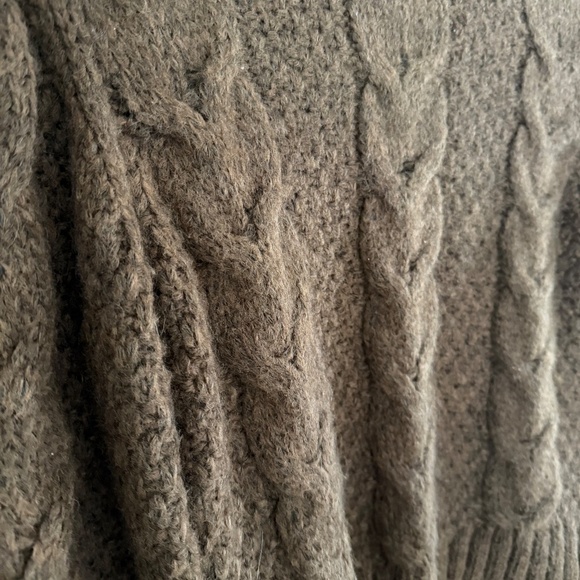 Vintage-Style American Eagle Cable Knit Sweater – Size S - Picture 3 of 4